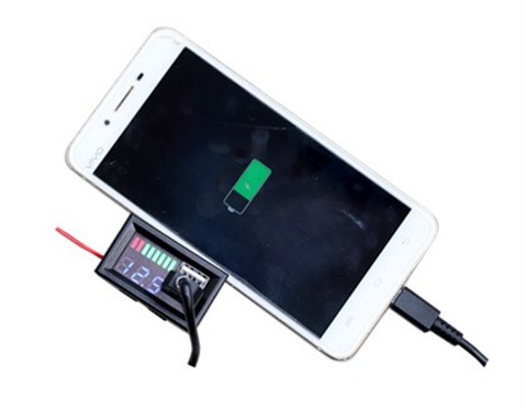 12v Akü Yüzde Ve Volt Göstergeli 5V Usb Çıkışlı Panel Tipi